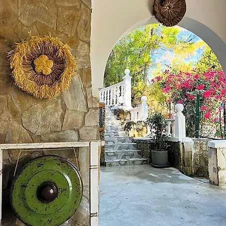 فندق The Old Mill Hotel Lapta 3*